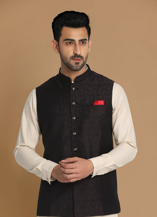 alt message - Manyavar Men Wine Red Bandhgala Jacket image number 0